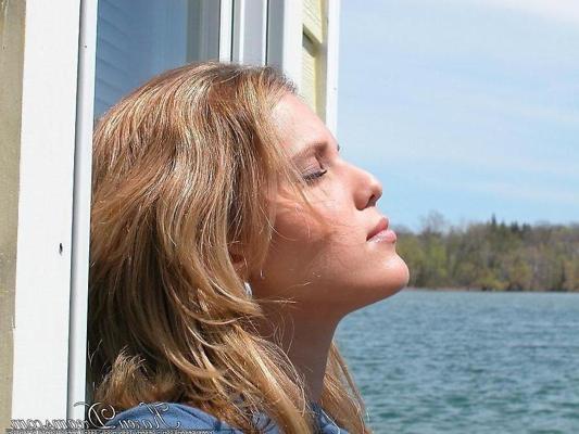 20P Pictures of Karen Dreams looking sexy on a dock