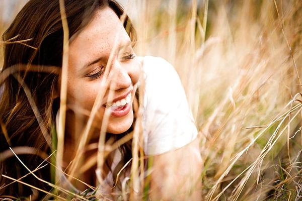 7P Freckles In A Field