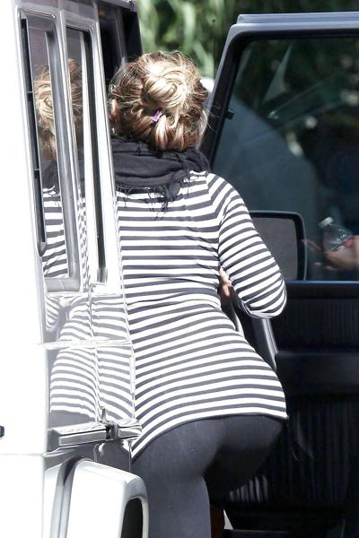 20P Hilary Duff va au Pilates à Toluca Lake AssBoots Shots