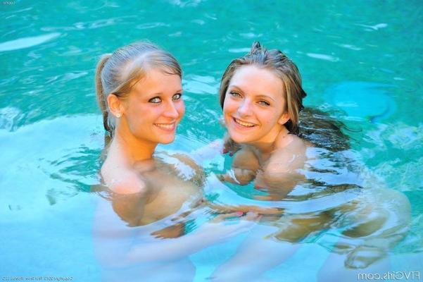 16P Pictures of Laurie doing some hot stretches and getting lesbian action