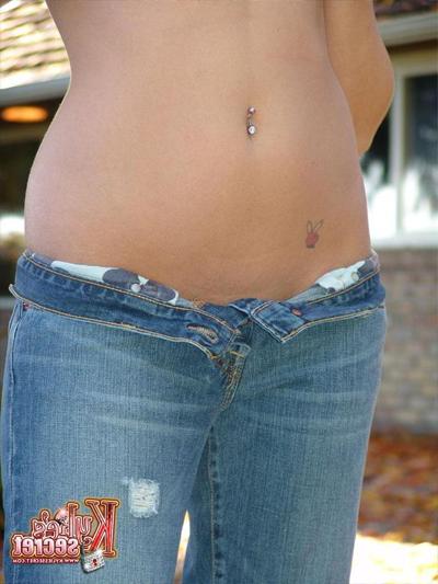 12P Redhead teen Kylie teases in her blue tube top and jeans