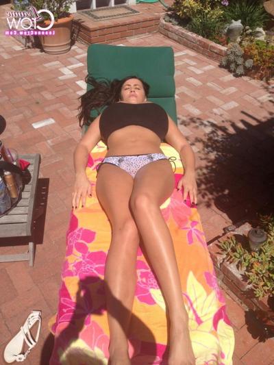 15P Busty brunette babe Leanne Crow shares some selfies and candids