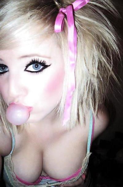 16P Emo girls