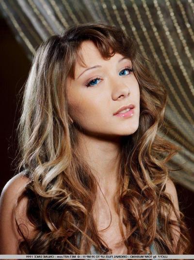 18P Pictures of Lucy F naked just for you