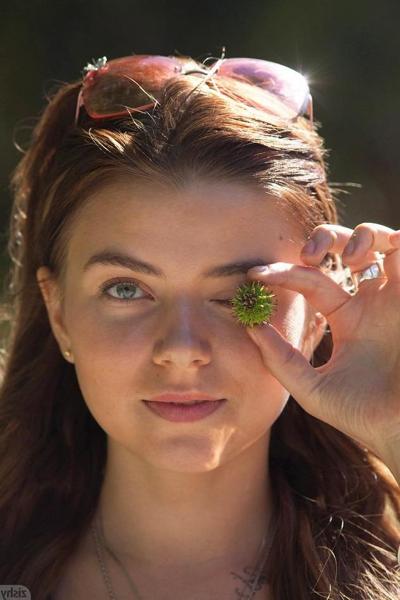 8P Pretty teen Marina Viskonti shows you what's up her skirt