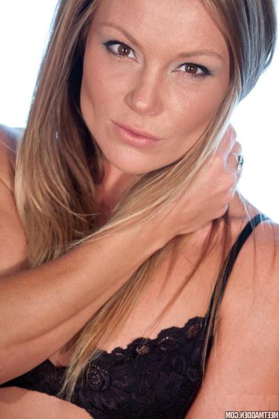 15P Blonde babe Madden strips out of her sexy dress