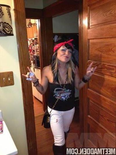 15P Sexy candid pics of Meet Madden getting naughty