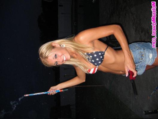 15P Melissa Midwest in a sexy american top