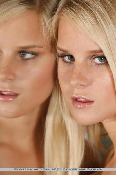 18P Pictures of teen beauty Miela A stripping naked just for you
