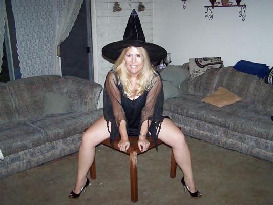 4P Wife on Halloween