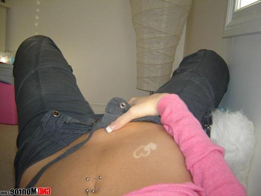 16P Pictures of teen GND Monroe taking hot pics of herself at home