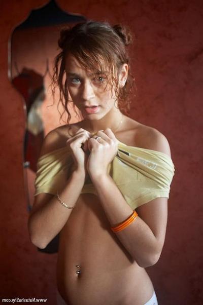 15P Pictures of teen Natasha Shy stripping and masturbating