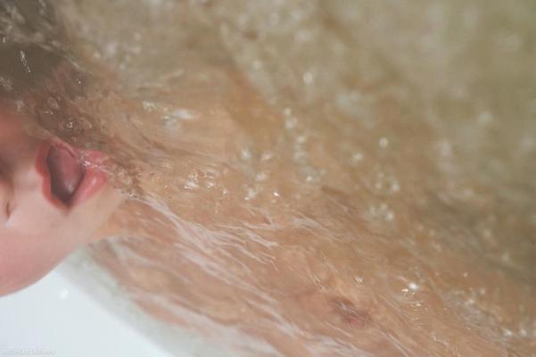 15P Pictures of teen cutie Natasha Shy thinking about you in the bath