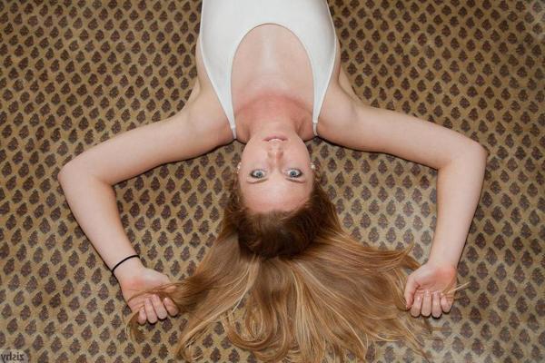 8P Hot coed Nicole Wetzel looks hot while she does her yoga