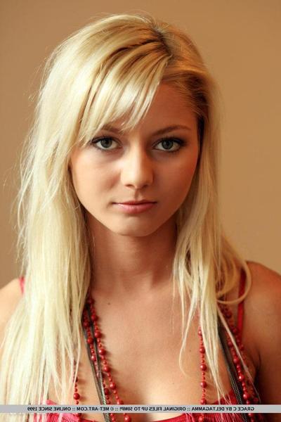 18P Pictures of teen beauty Grace C stripping to only her shoes and necklace