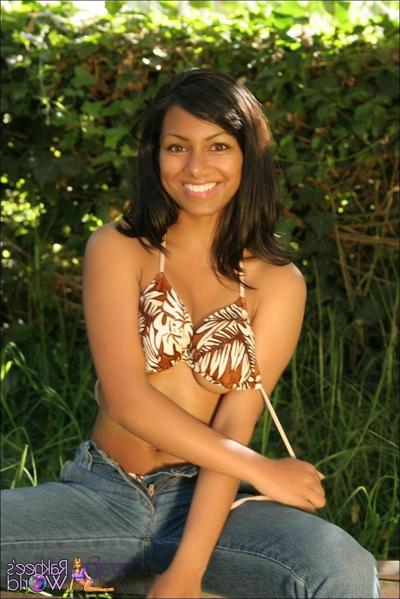 20P Pictures of Rakhee's World teasing you in a bikini top