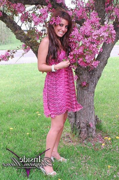 15P Pictures of Reagan Manx displaying her beauty like a flower