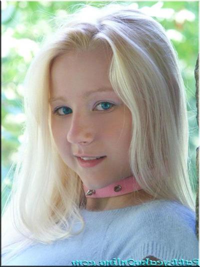 16P Pictures of blonde teen Pattycake teasing in a skirt