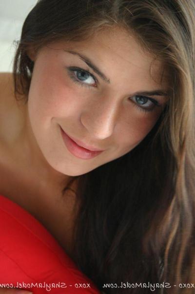 20P Pictures of teen girl Shayla Model giving you some Valentine's Day love