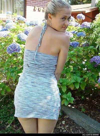 20P Pictures of teen hottie Staci.ca looking pretty in the grass