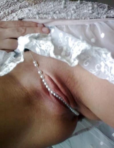 10P Upskirt pussy pics
