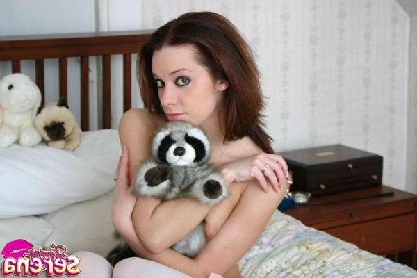 12P Brunette teen Stunning Serena looking pretty in pink bows