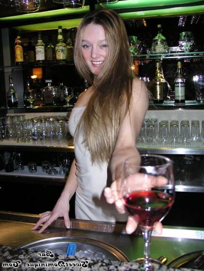 15P Pictures of Sweet Dominique getting drunk and showing off her legs