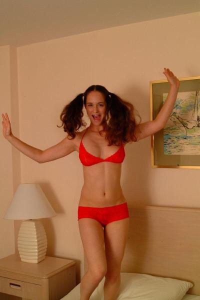 15P Pictures of Sweet Stephanie in pigtails and a bikini