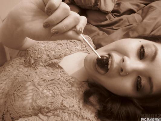15P Beautiful asian girl Sydney Mai teaess with a lollipop