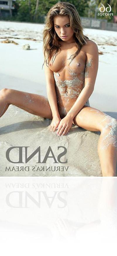 17P Pictures of Verunka's Dreams all naked on a beach