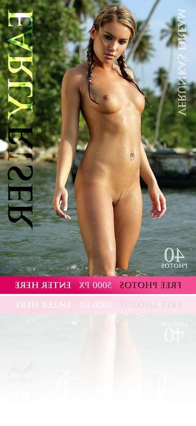 17P Bilder des nackten Teenie-Models Verunka's Dreams nackt am Strand