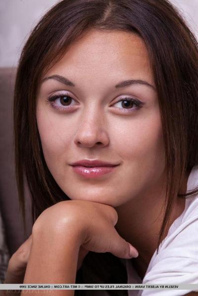 18P Brunette cutie Veselin gives you her tight pussy in "Zelyna"