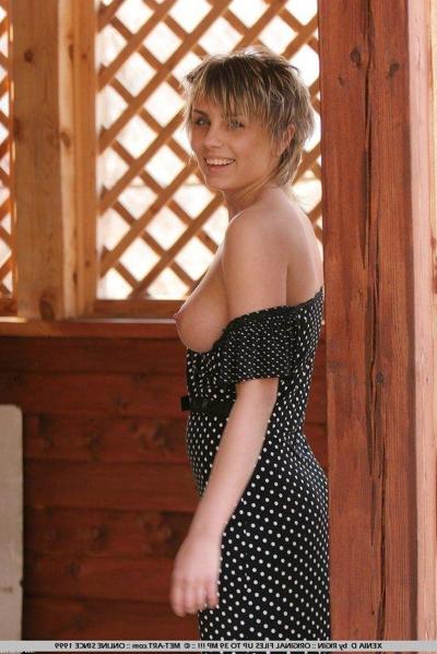 18P Pics of teen hottie Xenia D showing you her tits and pussy
