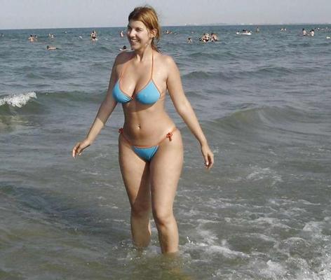7P Beach and bikini milfs and amateurs