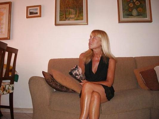 8P Blonde Mature Upskirt