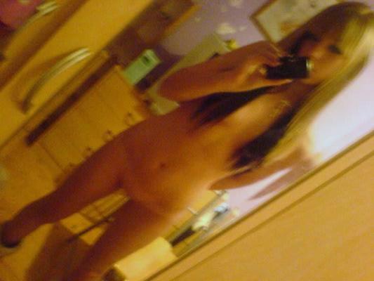 16P Hot alternative GFs like to show off their fine tight bodies