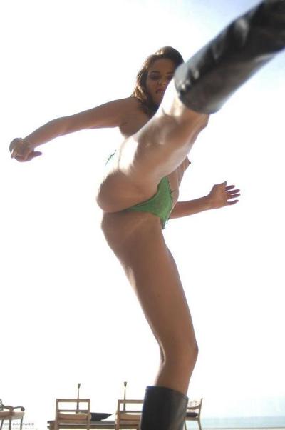 14P Pictures of a hot girl flashing her pussy