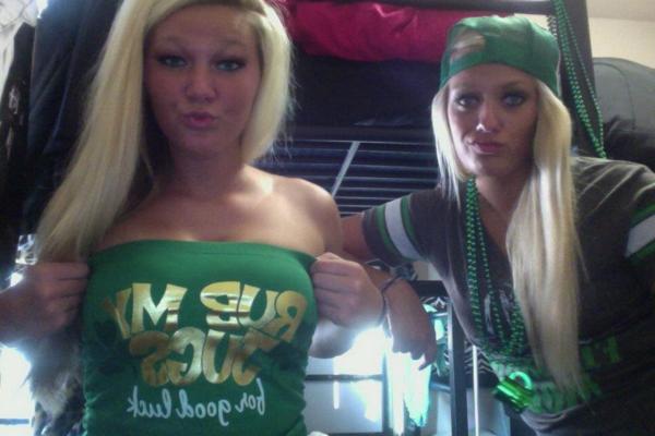 15P Super hot college girls go wild on spring break