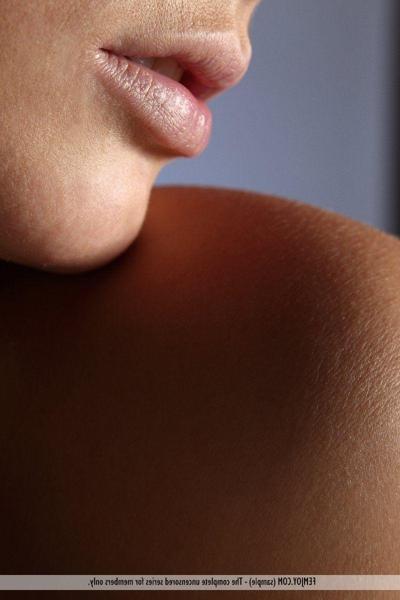 15P Pictures of a horny and hot brunette teen naked for you