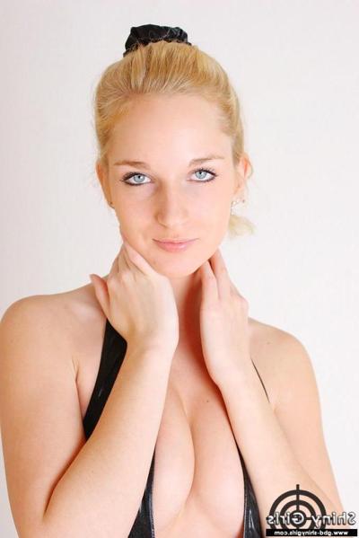 16P Shinygirls Kathy in sexy erotischem Glanz