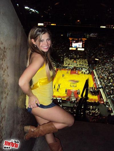 9P Universitarias amateur comparten fotos de sus cuerpos calientes