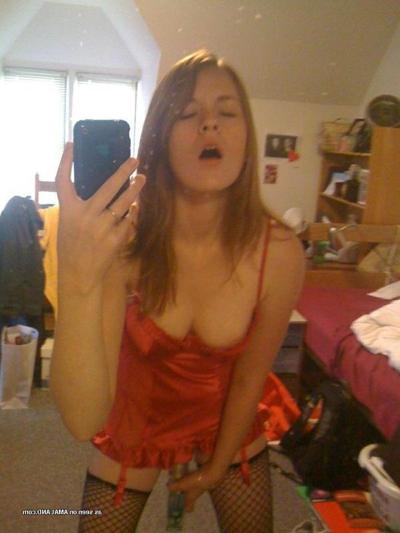 15P Compilation de copines amateurs excitées jouant avec leurs chattes mouillées