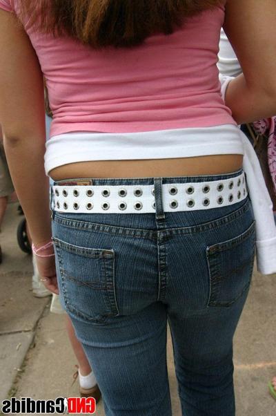 12P Pictures of beautiful coeds in public