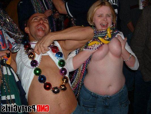 12P Pictures of drunk girls exposing their boobies