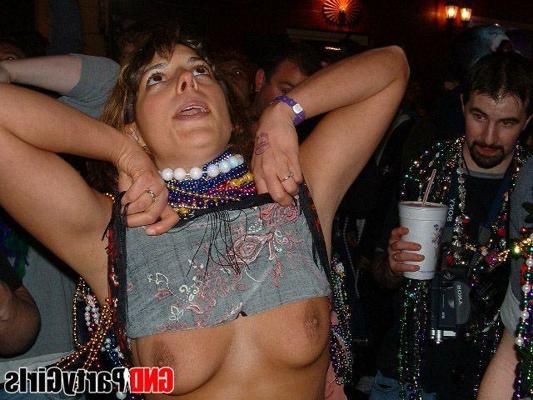 12P Pictures of hot drunk girls flashing