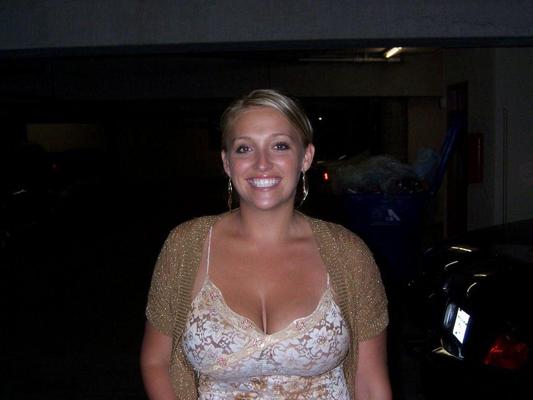 16P Pictures of a horny girlfriend sucking on a hard cock