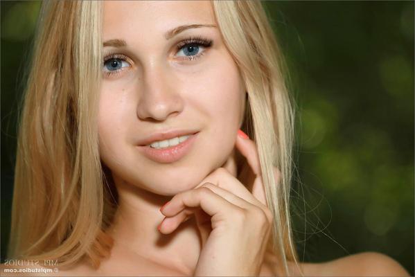 12P MPL Studios Presents Belonika "Autumn Caress"