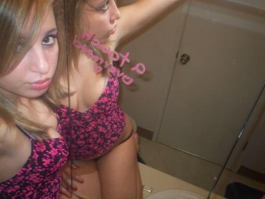 10P Kinky alternative chick posing in sexy lingerie