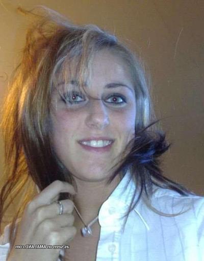 14P Wild scene chick flashing her pierced tits while camwhoring