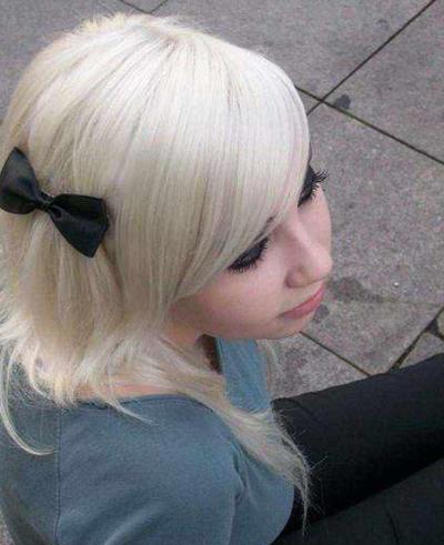 16P Photo compilation of a stunning amateur blondie emo girl